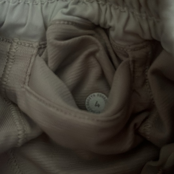 White Lululemon Hotty Hot Shorts - Picture 5 of 5